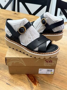 NIB Sofft Ruthie Sandals in black